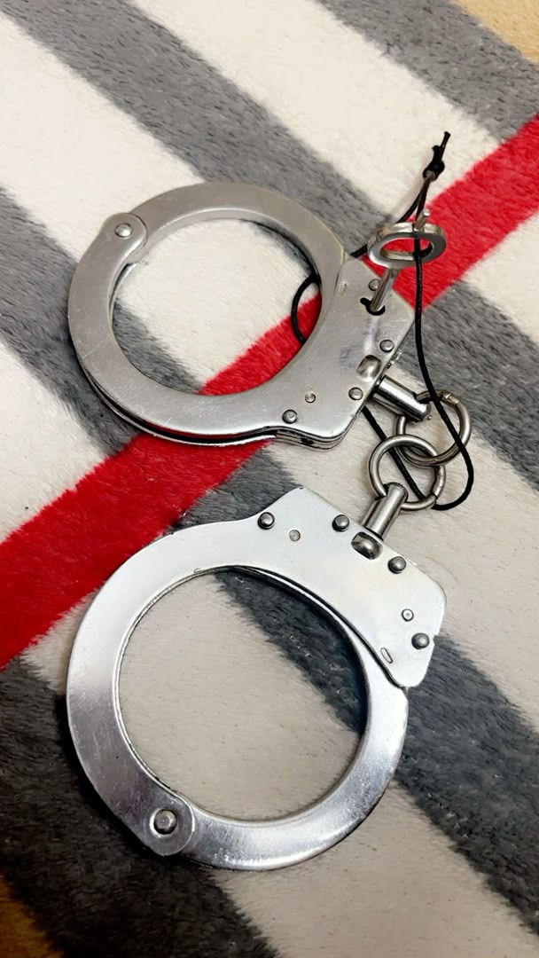 Sex cuffs